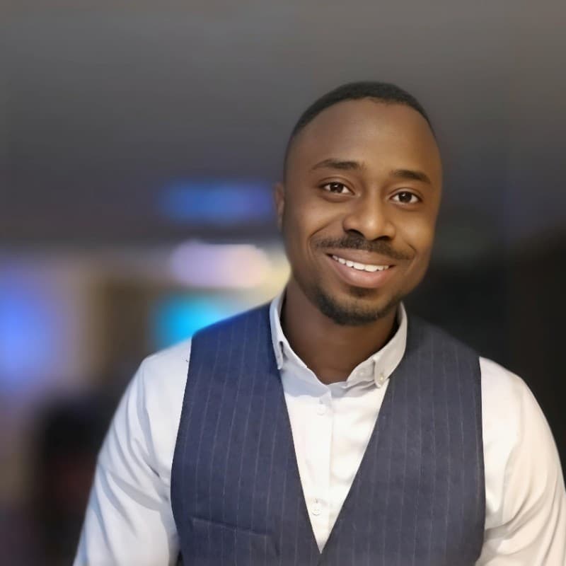Headshot: Ola Duduyemi